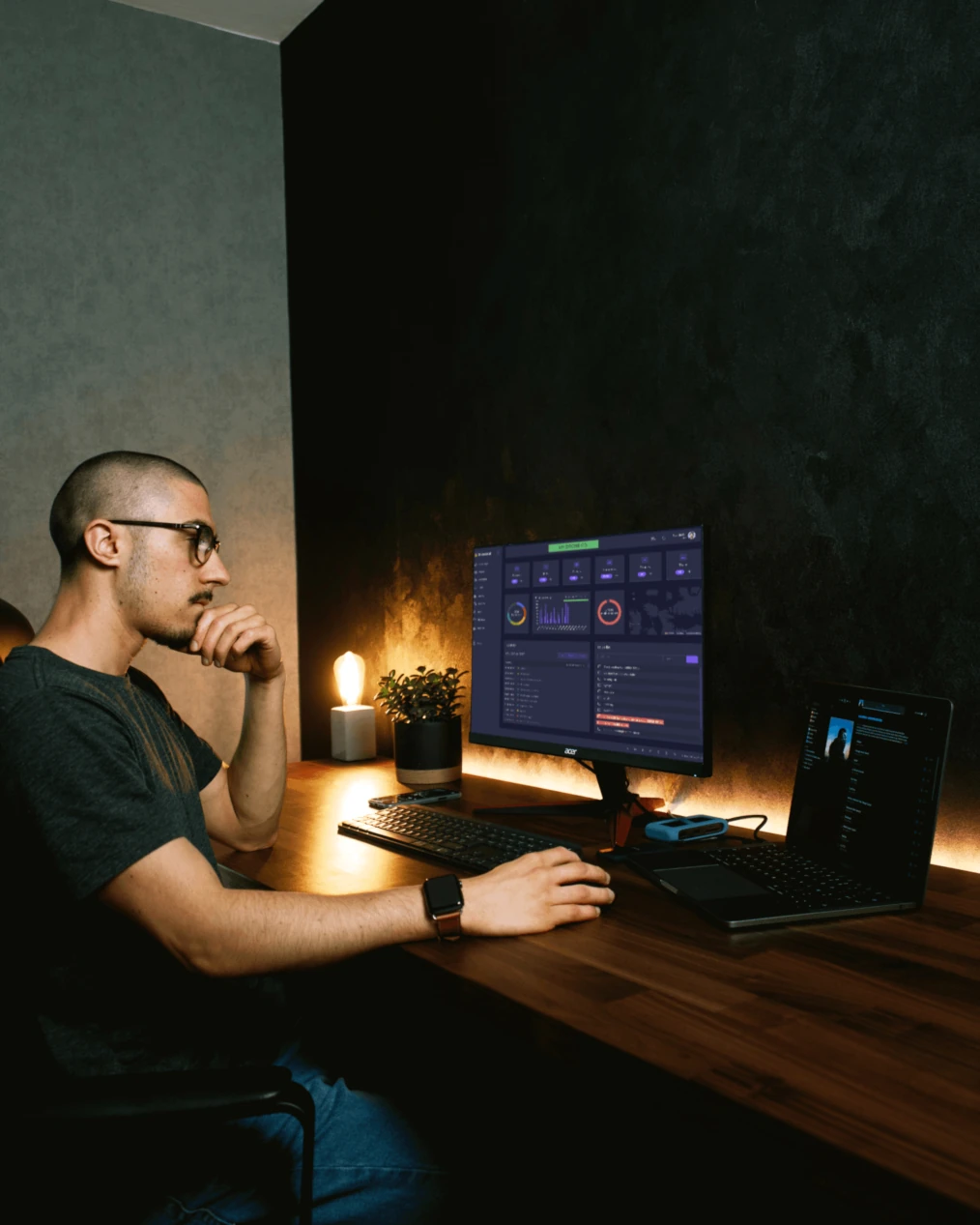 Dronedesk dark on a desktop